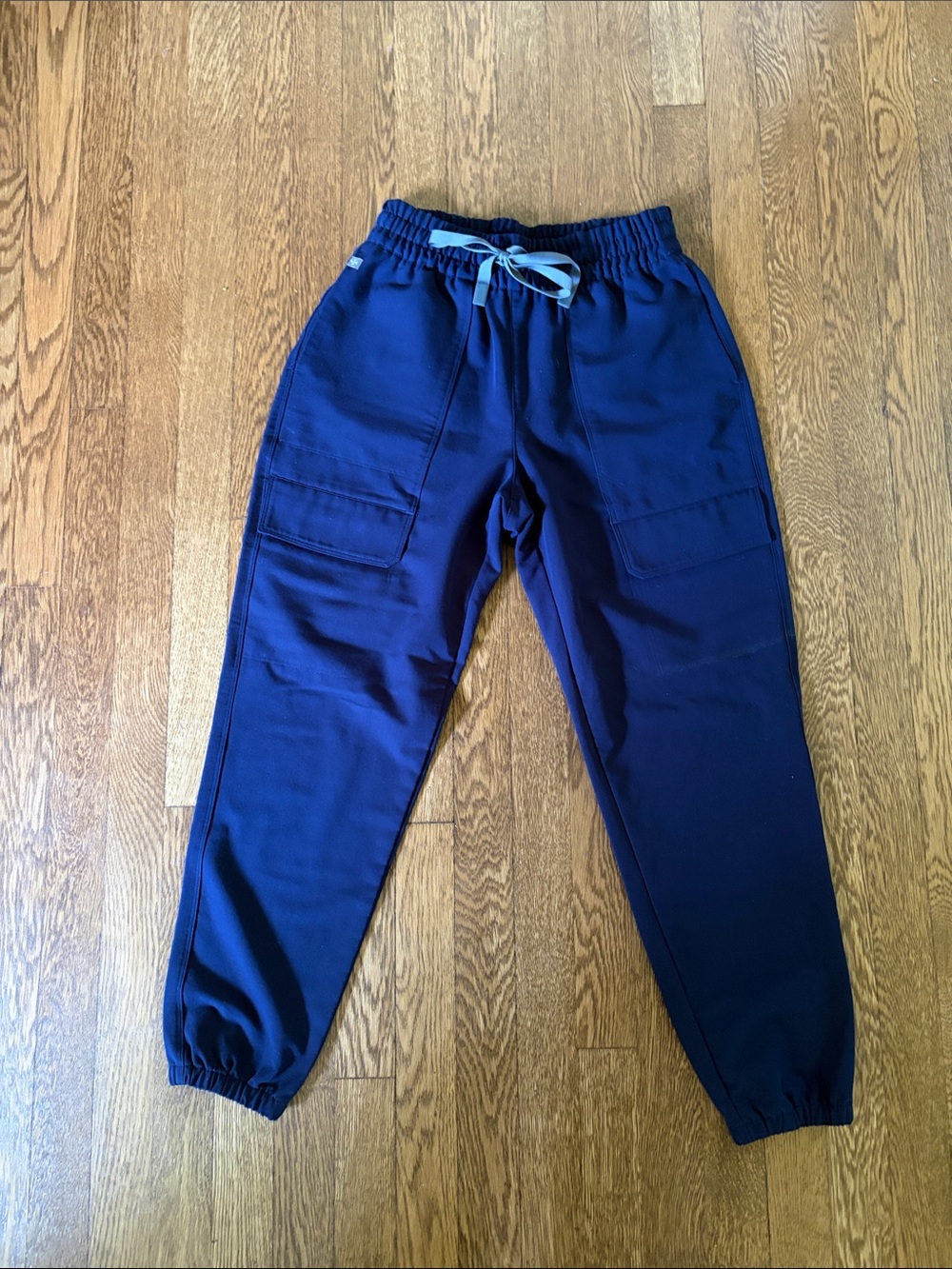 Figs Navy blue jogger style scrub pants size small petite